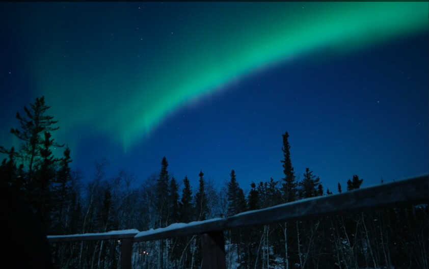Exploradora,<br/> por Leonor Henríquez 1 Aurira boreal Atril press