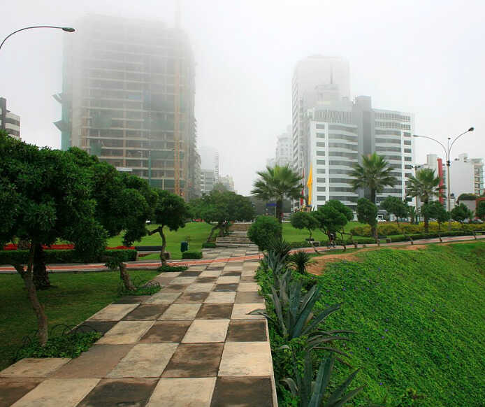 Lima en invierno Atril press