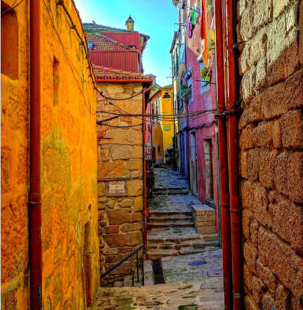 Calles,<br/> por Luli Delgado